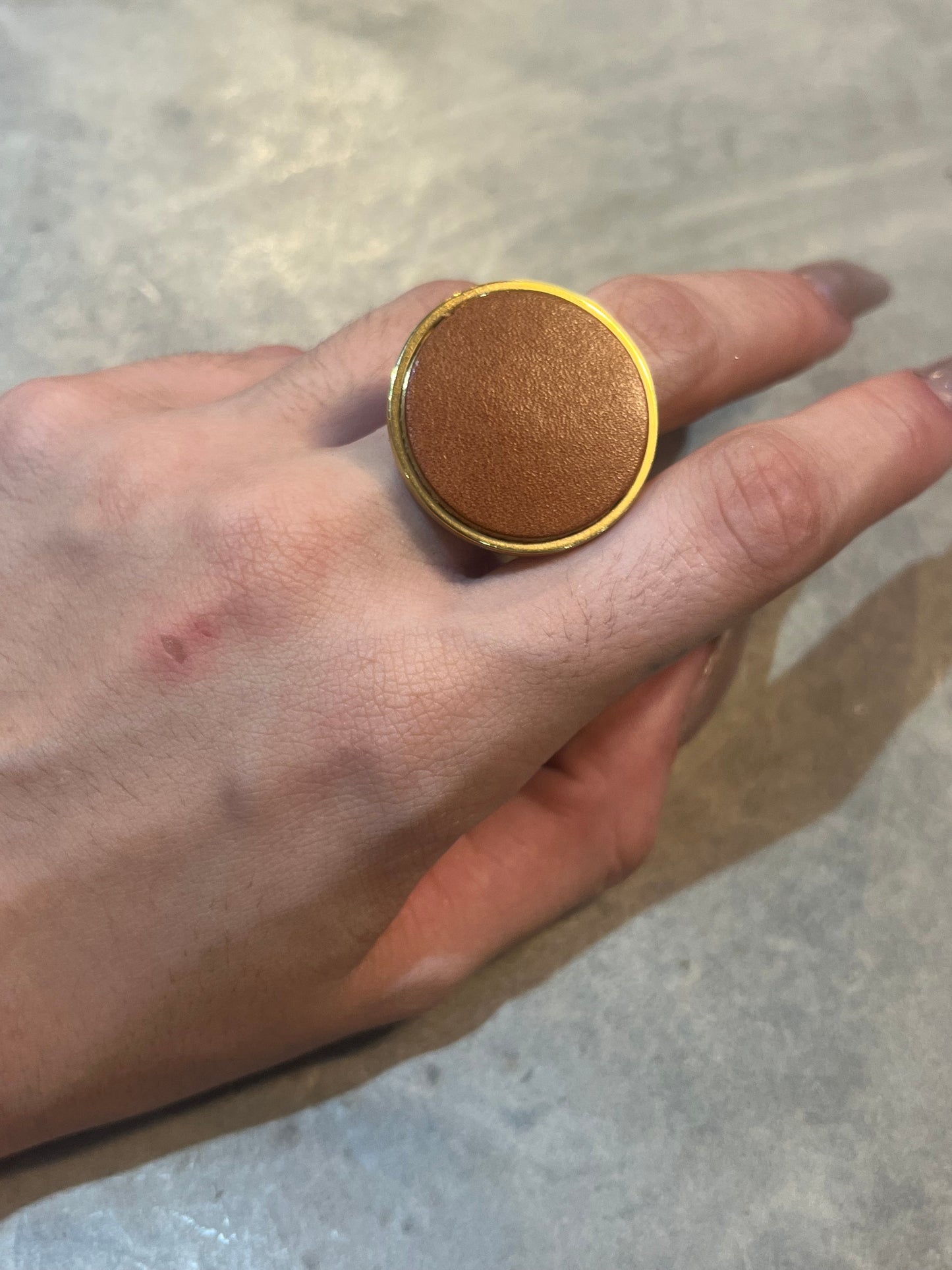 Ajustable Big Leather Ring