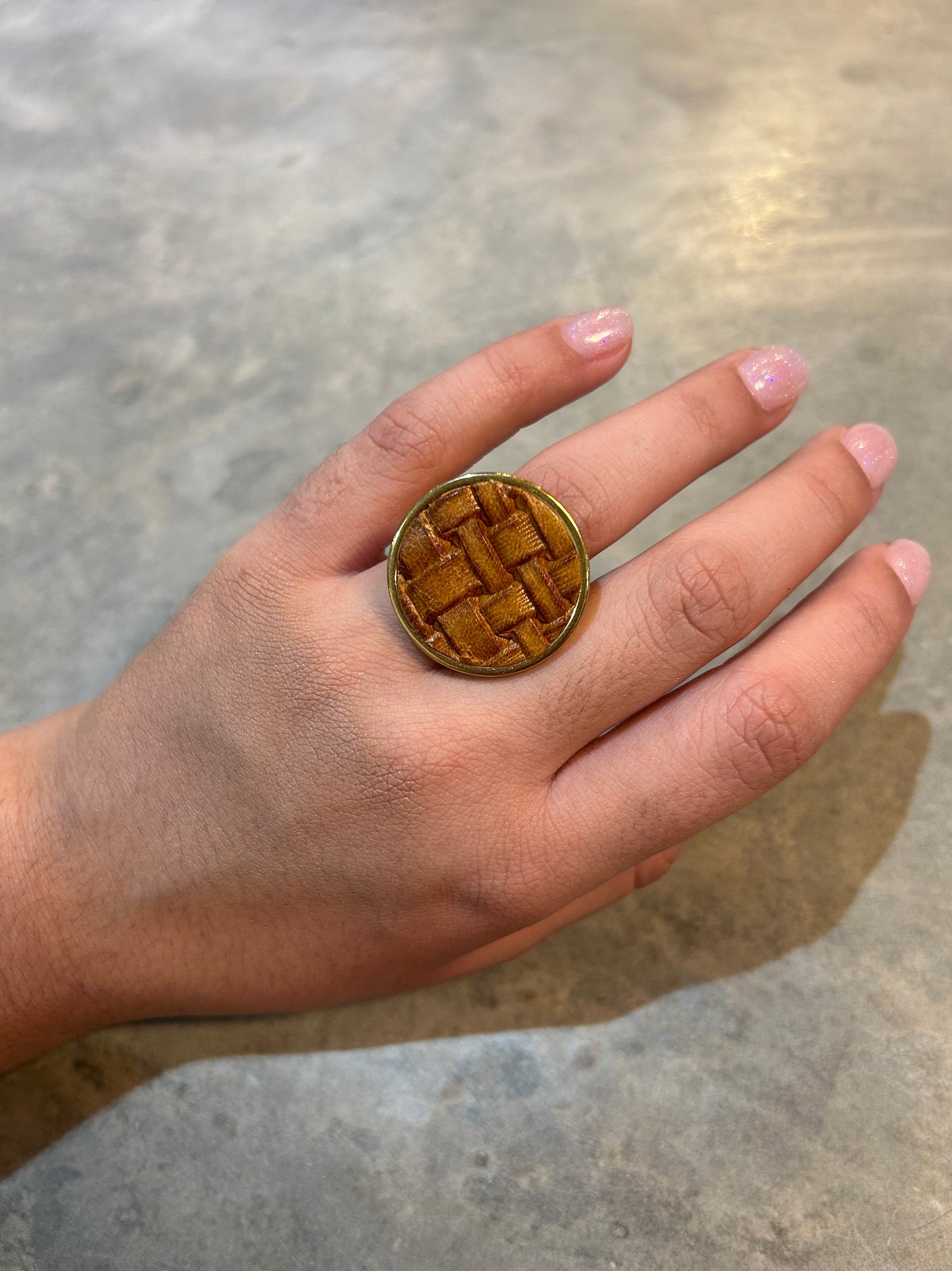 Ajustable Big Leather Ring