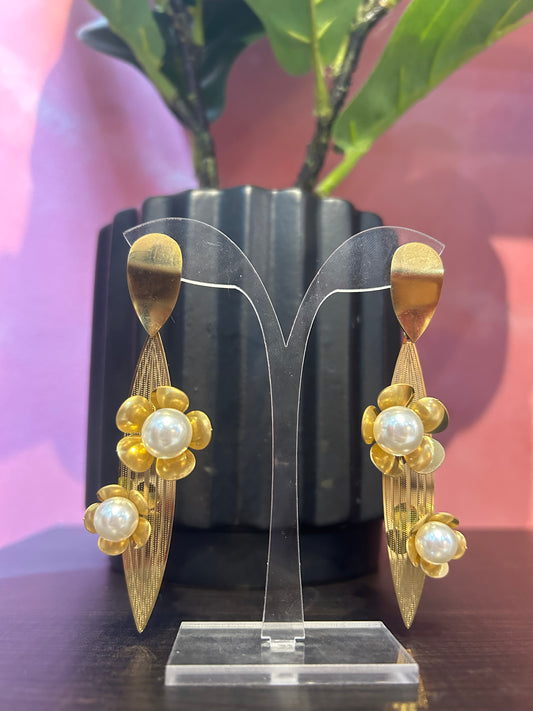 Gold and Pearls Flowers Earrings