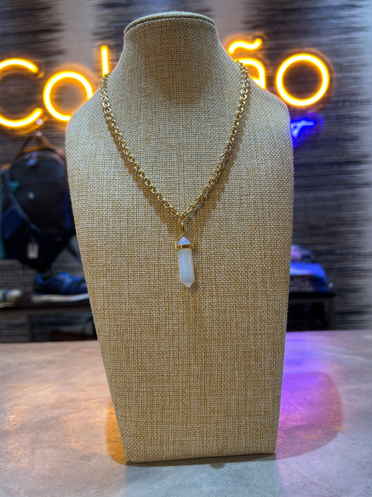 Gold necklace with quartz