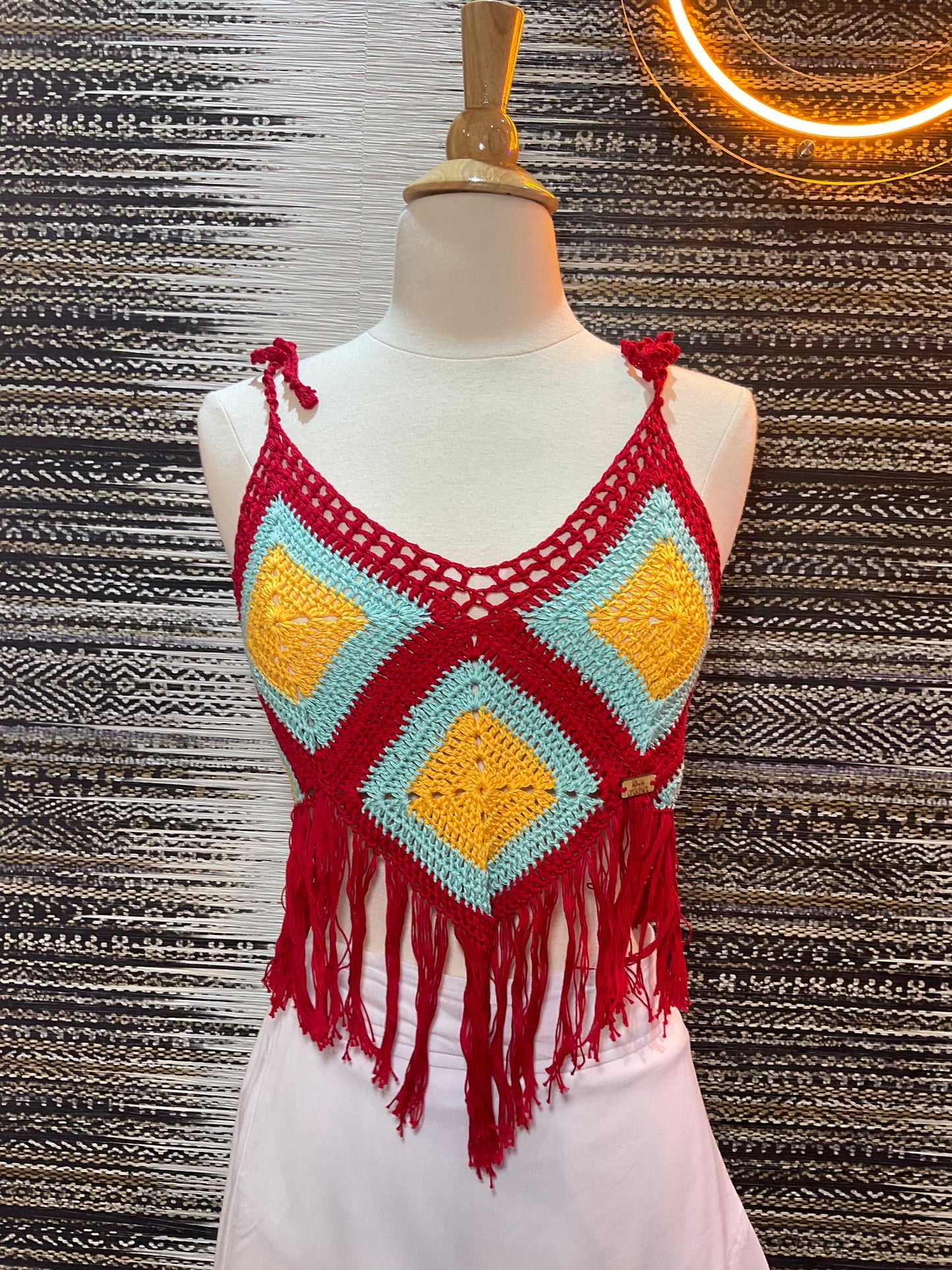 Lau Crochet Red Top con Flecos Amarillo/Azul